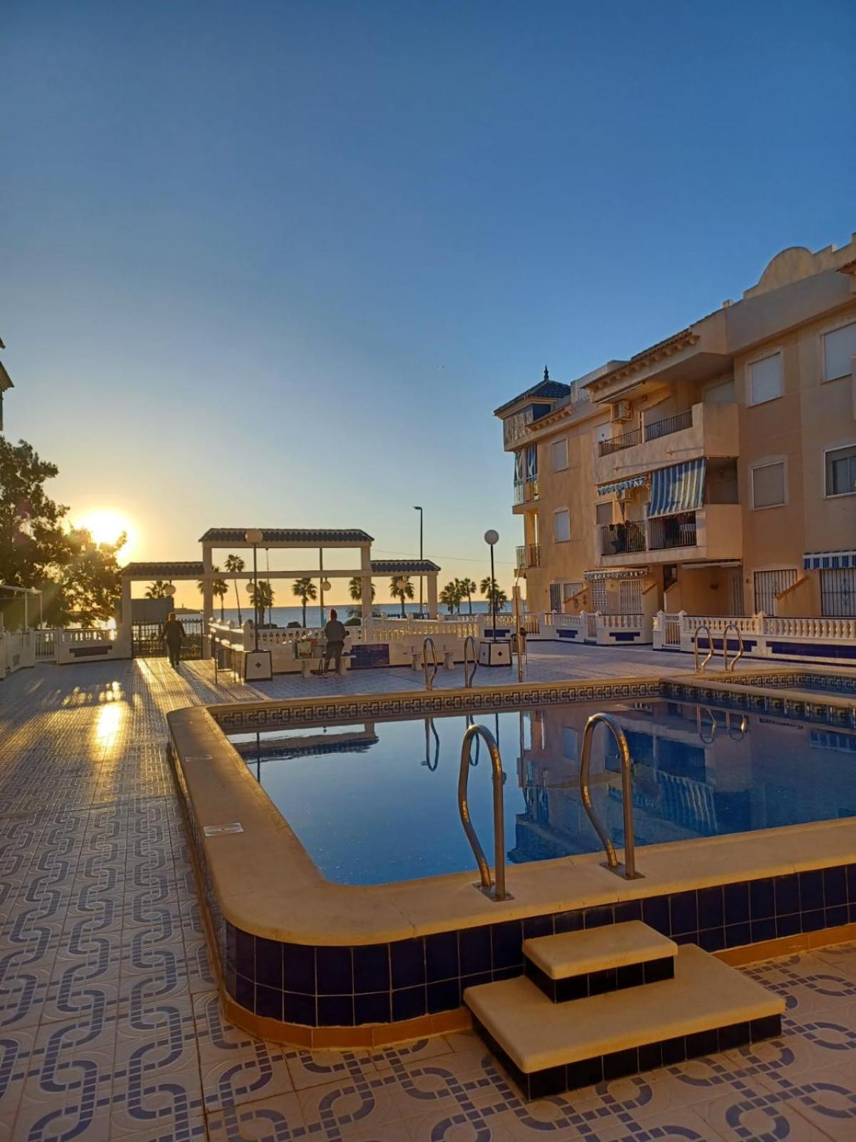 Playa De Los Naufragos Cozy Apartment With Pool Torrevieja Exterior foto